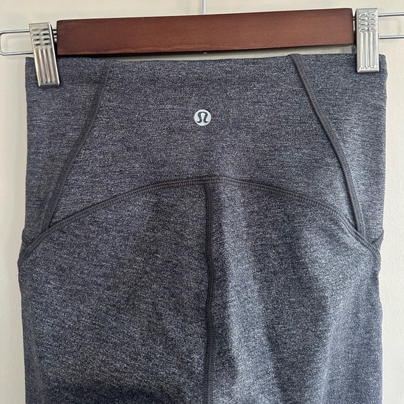 LULULEMON Cropped Leggings - Picture 4 of 5